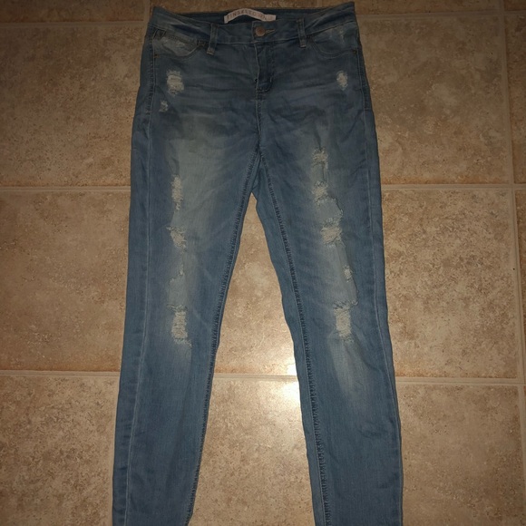 Tinseltown Ripped Jeans - Picture 1 of 6